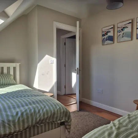 Beautiful Spacious 4-bedroom House In Ferienhaus Louisburgh